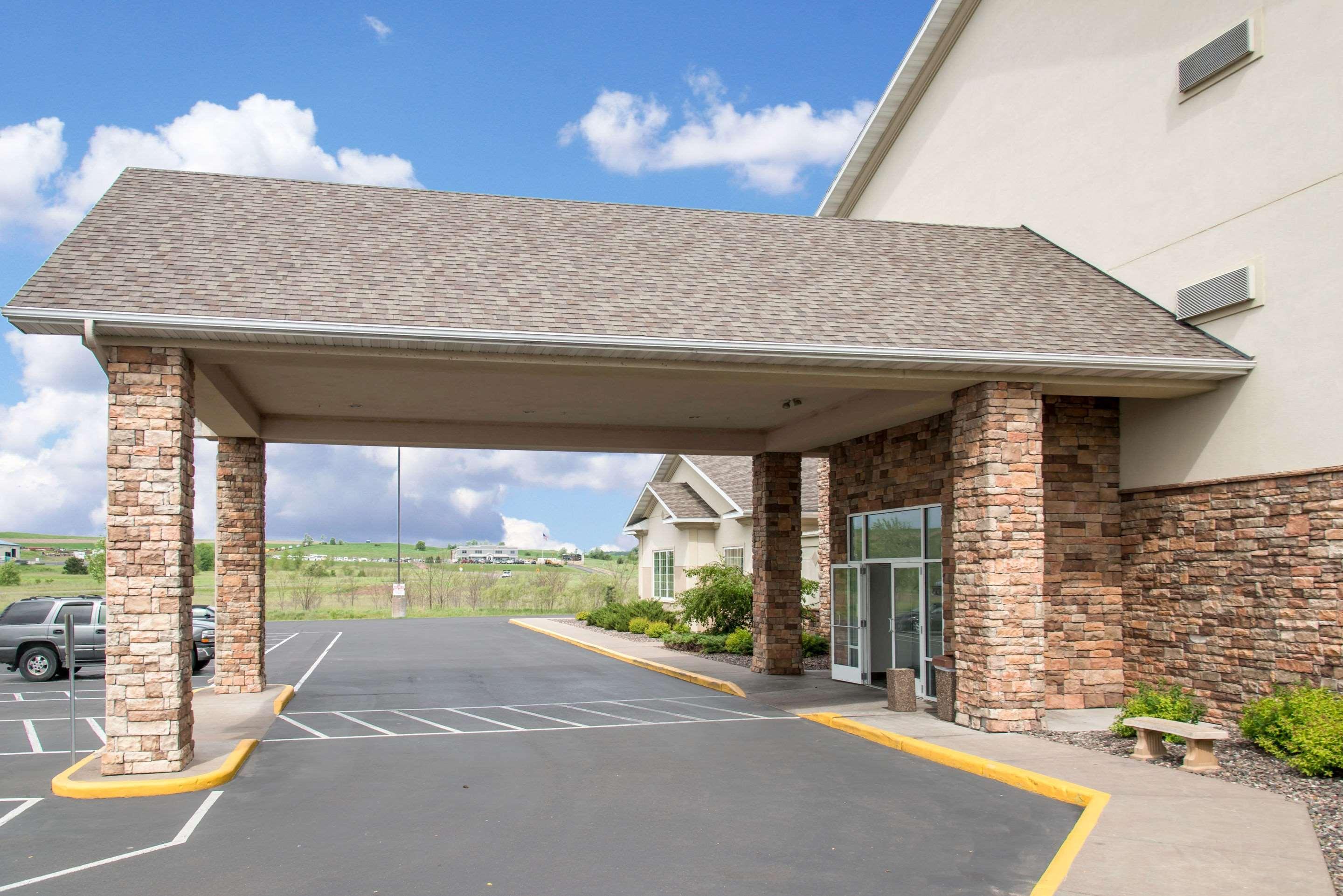 Sleep Inn & Suites Conference Center Eau Claire North Union Bagian luar foto