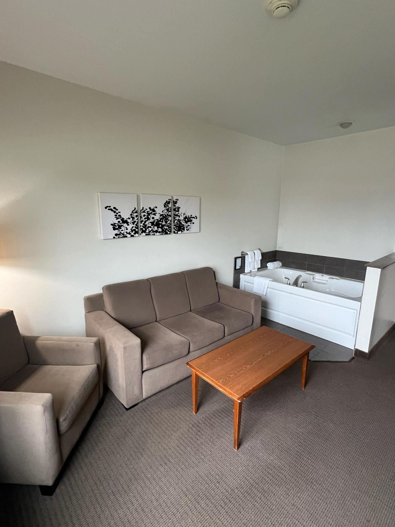 Sleep Inn & Suites Conference Center Eau Claire North Union Bagian luar foto