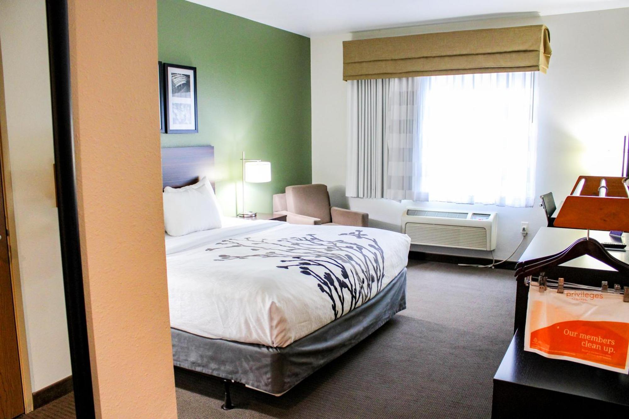 Sleep Inn & Suites Conference Center Eau Claire North Union Bagian luar foto