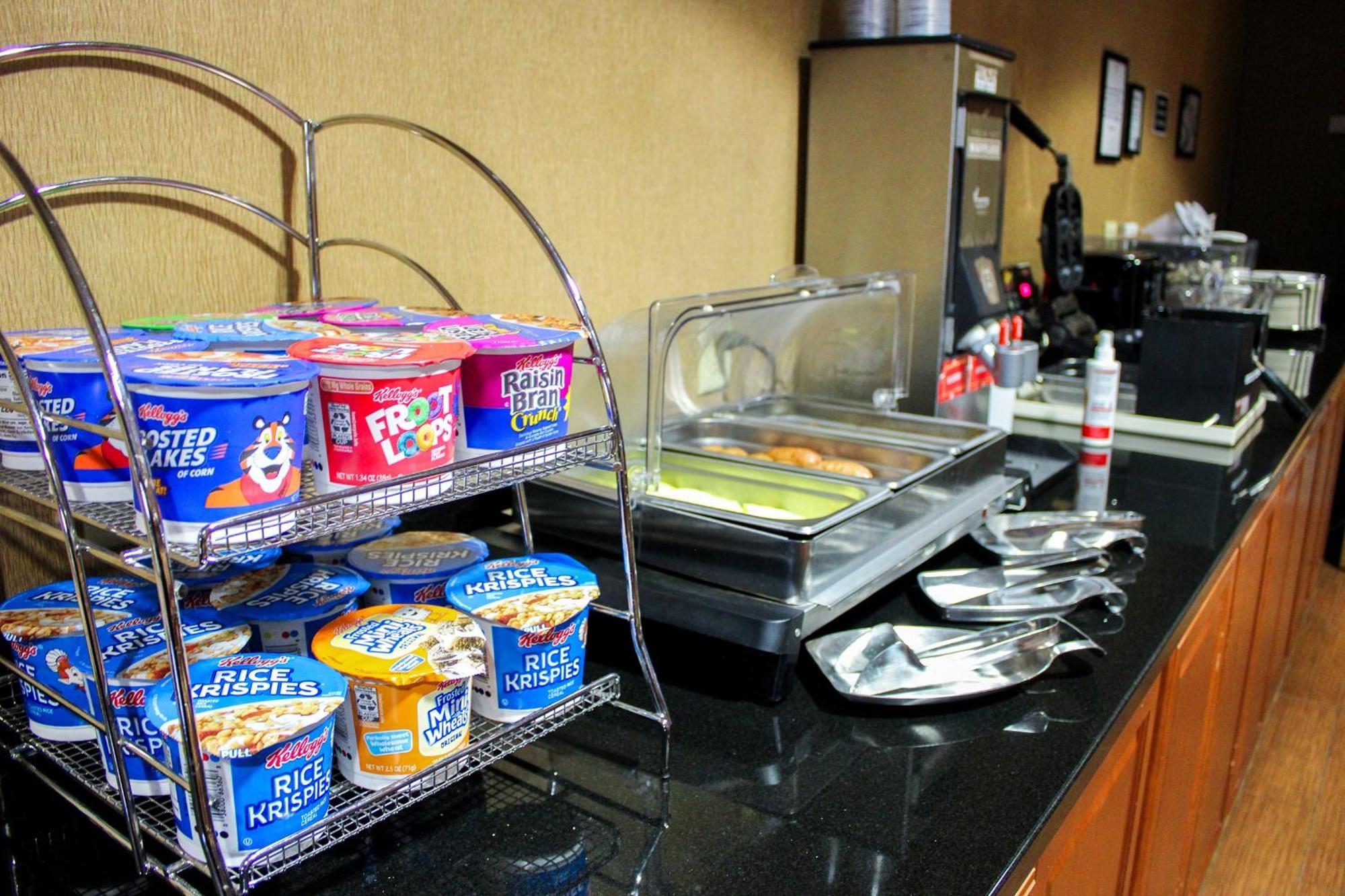 Sleep Inn & Suites Conference Center Eau Claire North Union Bagian luar foto